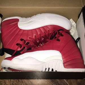 Jordan 12 red/white